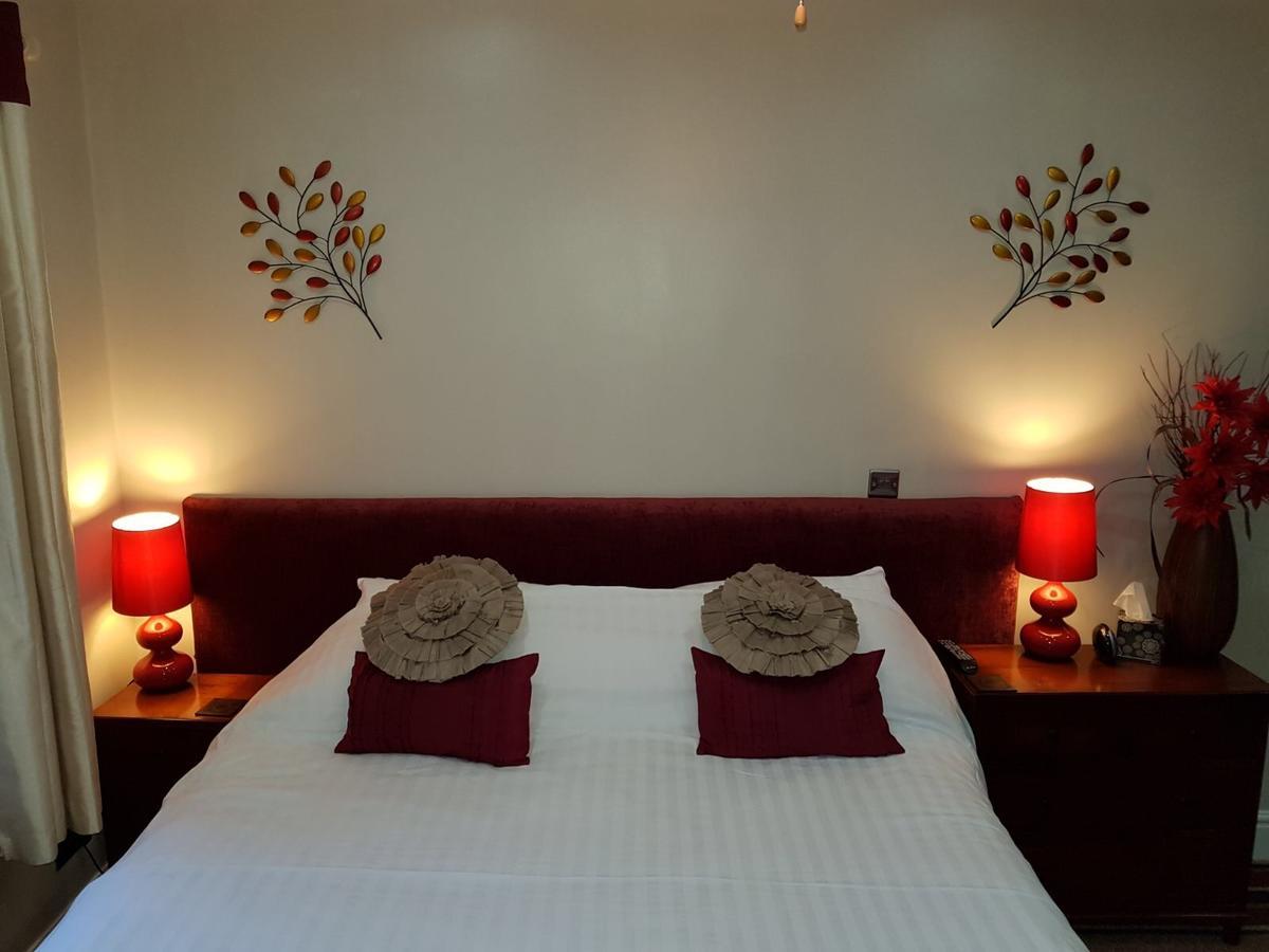Castle Green Bed And Breakfast 애쉬본 외부 사진